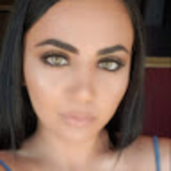 Meet your Posher, Aida - Picture 1 of 1